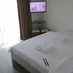 Tropicana Δωμάτια σε οικογενειακή κατοικία *